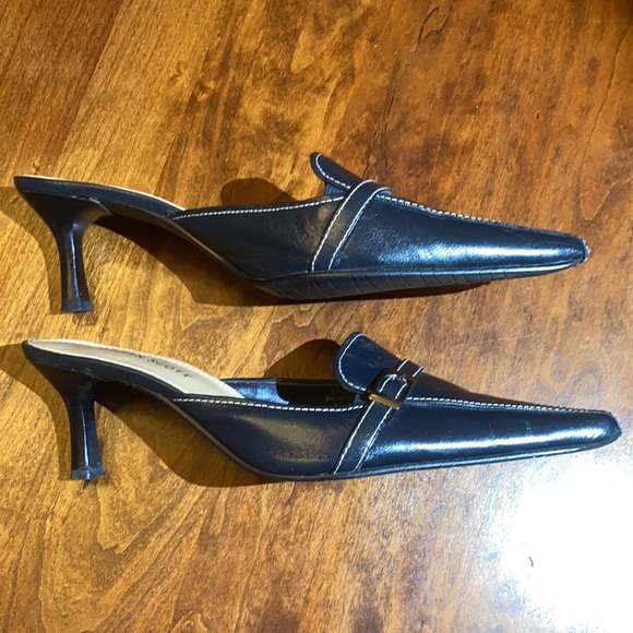 Karen Scott Black Pointed Toe Mules Size 7-1/2M - Picture 5 of 10